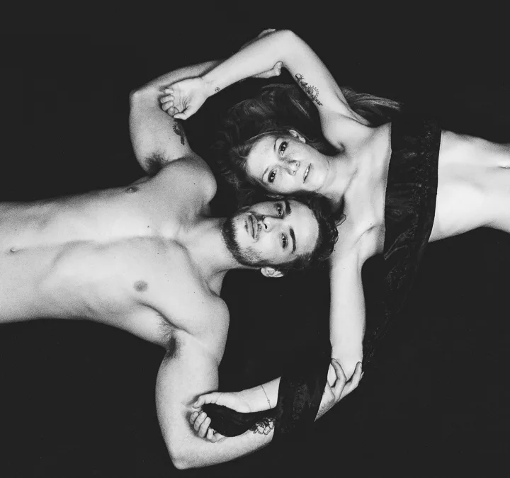 Séance topless en studio à Toul